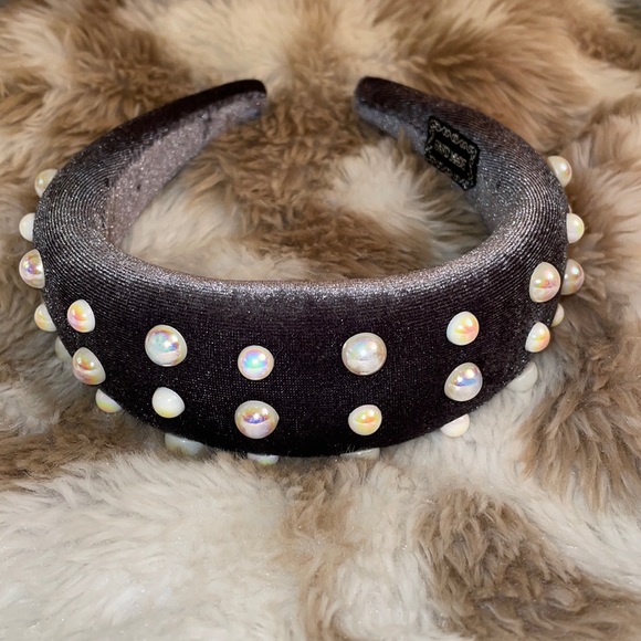 SandrasKloset Accessories - Black Pearl Head Band